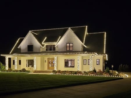 Why Is Professional Christmas Light Installation the Best Choice for Your Glen Allen Home This Holiday Season?