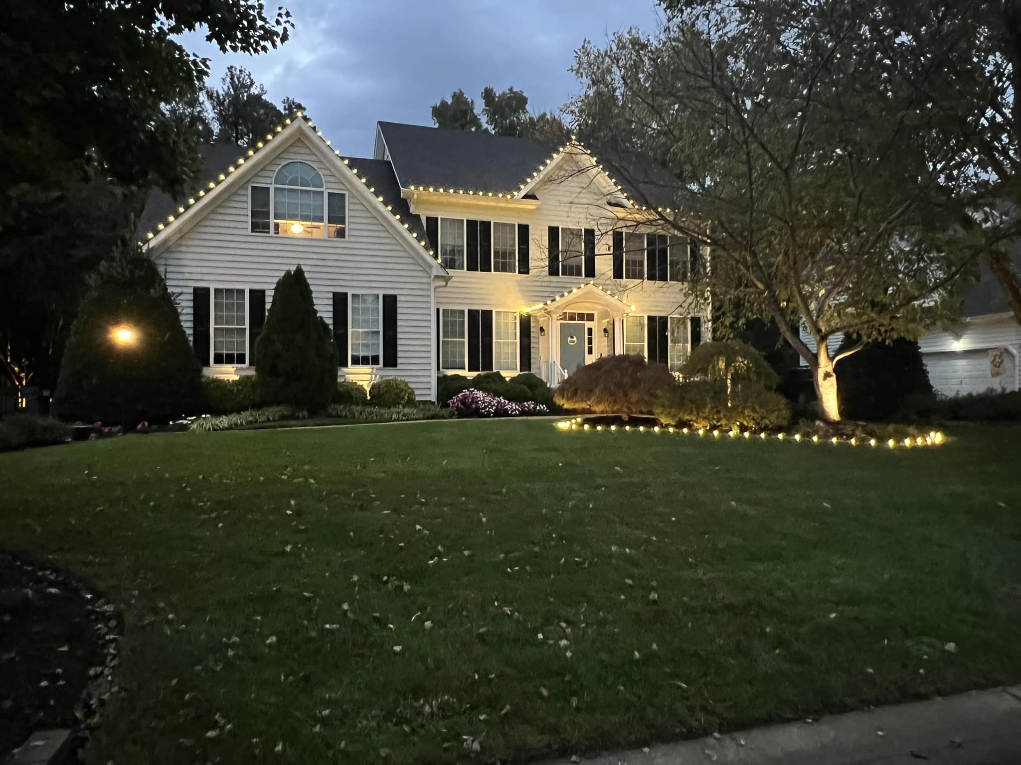 Advanced Holiday Lighting Brings Festive Brilliance to a Mechanicsville VA Home