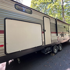 Advanced-Power-Cleaning-Delivers-Expert-RTVTrailer-Washing-and-House-Washing-Services-in-Rockville-VA 4