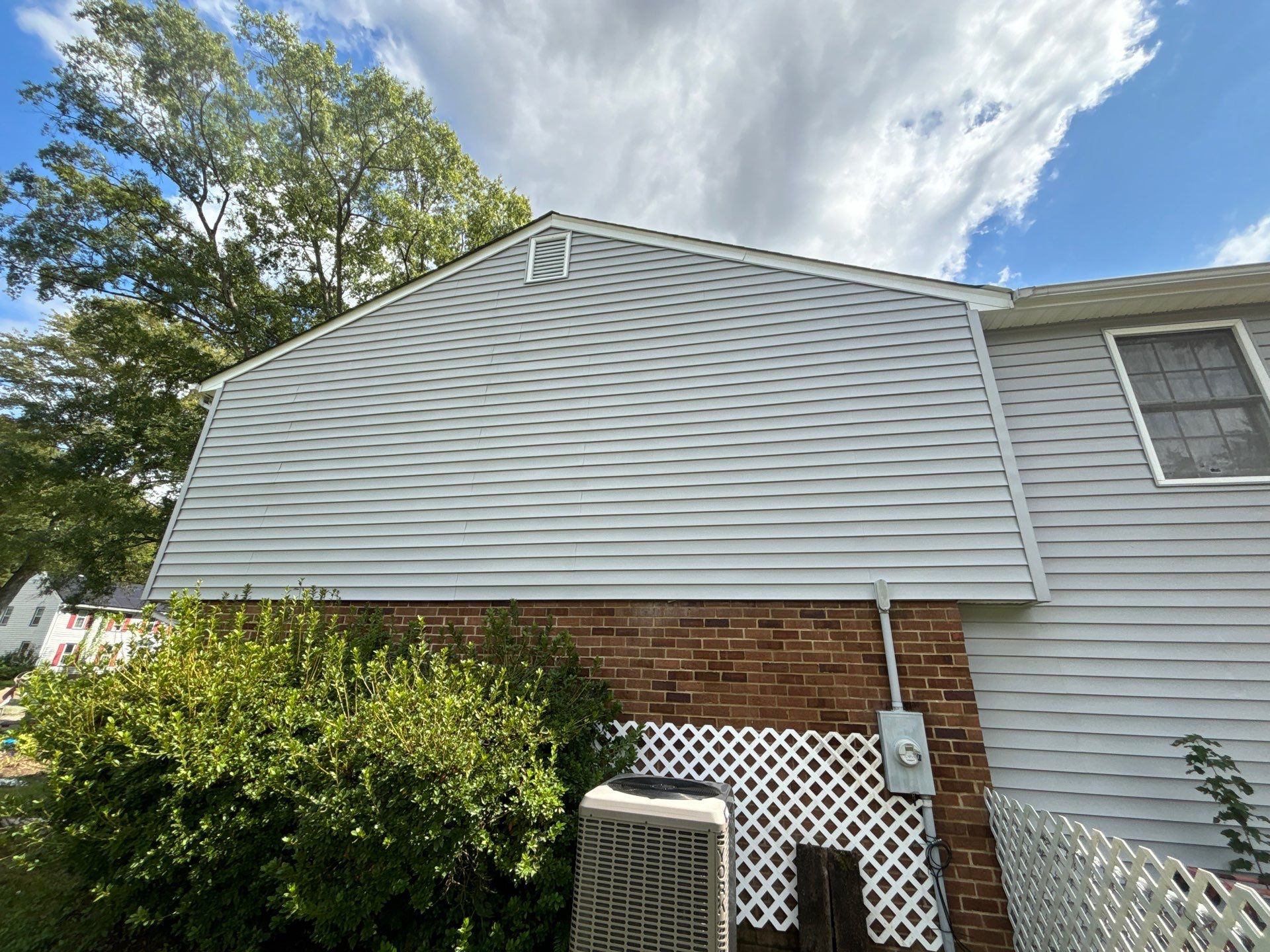 Advanced Power Cleaning Delivers Stunning House Washing and Walkway Transformation in Mechanicsville, VA