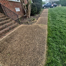 Advanced-Power-Cleaning-Full-House-Wash-Walkway-and-Gutter-Cleaning-Done-Right-in-Glen-Allen-VA 4