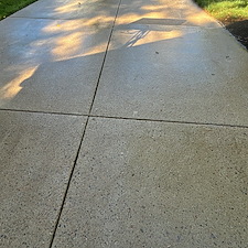 Advanced-Power-Cleaning-House-Washing-Driveway-and-Sidewalk-Pressure-Washing-in-Mechanicsville-VA 11