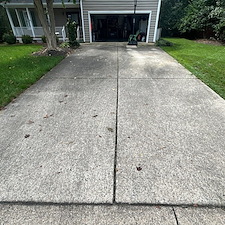 Advanced-Power-Cleaning-House-Washing-Driveway-and-Sidewalk-Pressure-Washing-in-Mechanicsville-VA 1