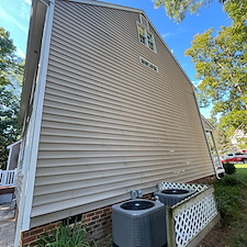 Advanced-Power-Cleaning-House-Washing-Driveway-and-Sidewalk-Pressure-Washing-in-Mechanicsville-VA 21
