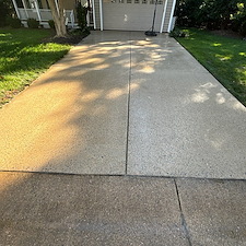 Advanced-Power-Cleaning-House-Washing-Driveway-and-Sidewalk-Pressure-Washing-in-Mechanicsville-VA 2