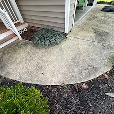 Advanced-Power-Cleaning-House-Washing-Driveway-and-Sidewalk-Pressure-Washing-in-Mechanicsville-VA 4