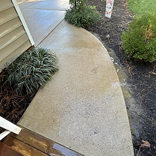 Advanced-Power-Cleaning-House-Washing-Driveway-and-Sidewalk-Pressure-Washing-in-Mechanicsville-VA 7