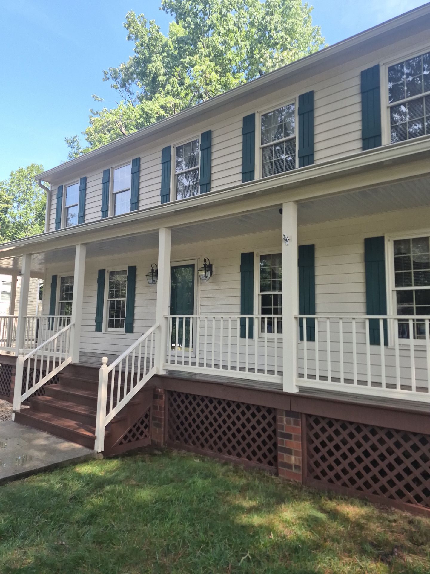 Advanced Power Cleaning provides professional house washing, including block wall, front porch, and front steps cleaning in Mechanicsville, VA