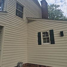 Advanced-Power-Cleaning-provides-professional-house-washing-including-block-wall-front-porch-and-front-steps-cleaning-in-Mechanicsville-VA 13