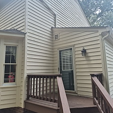 Advanced-Power-Cleaning-provides-professional-house-washing-including-block-wall-front-porch-and-front-steps-cleaning-in-Mechanicsville-VA 19