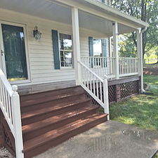 Advanced-Power-Cleaning-provides-professional-house-washing-including-block-wall-front-porch-and-front-steps-cleaning-in-Mechanicsville-VA 5