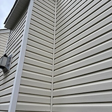 Advanced-Power-Cleaning-Restores-Curb-Appeal-with-Expert-House-Washing-and-Deck-Cleaning-in-Glen-Allen-VA 9