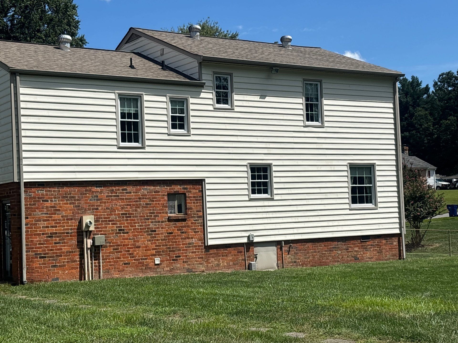 Advanced Power Cleaning Transforms Home and Detached Garage with Professional House Washing in Mechanicsville, VA