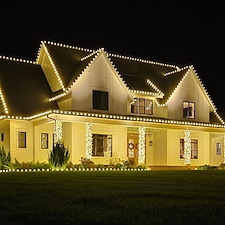 APC-Illumination-Creates-a-Dazzling-Holiday-Lighting-Display-in-Richmond-VA 0